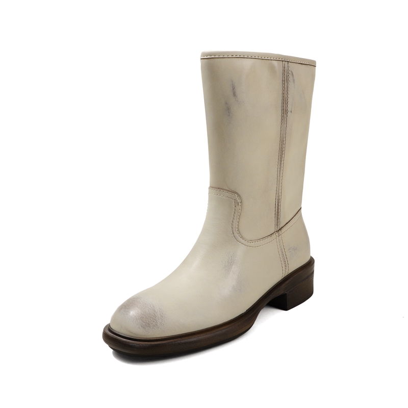 Street Fashion Rome 2026 - Bottes pour femmes à talon carré