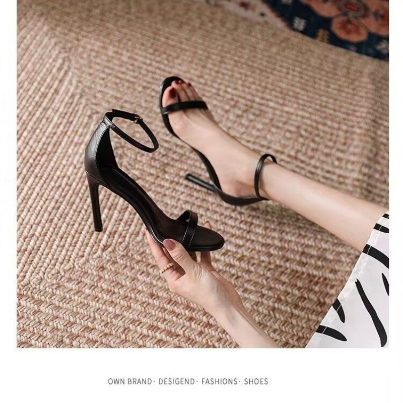 Sandales à bride unique pour f - Street Fashion Rome 2026 avis et prix