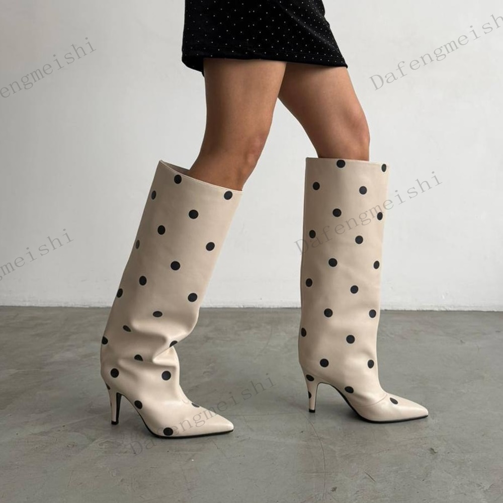 Bottes hautes à pois blancs et - Street Fashion Rome 2026 avis et prix