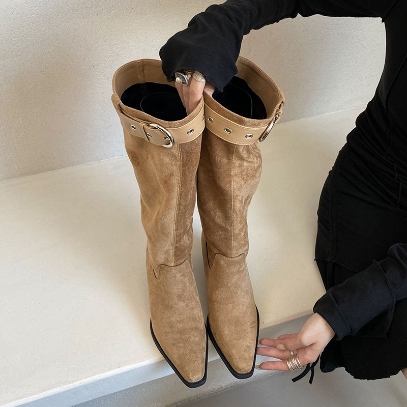 Nouvelles bottes pour femme en - Street Fashion Rome 2026 avis et prix