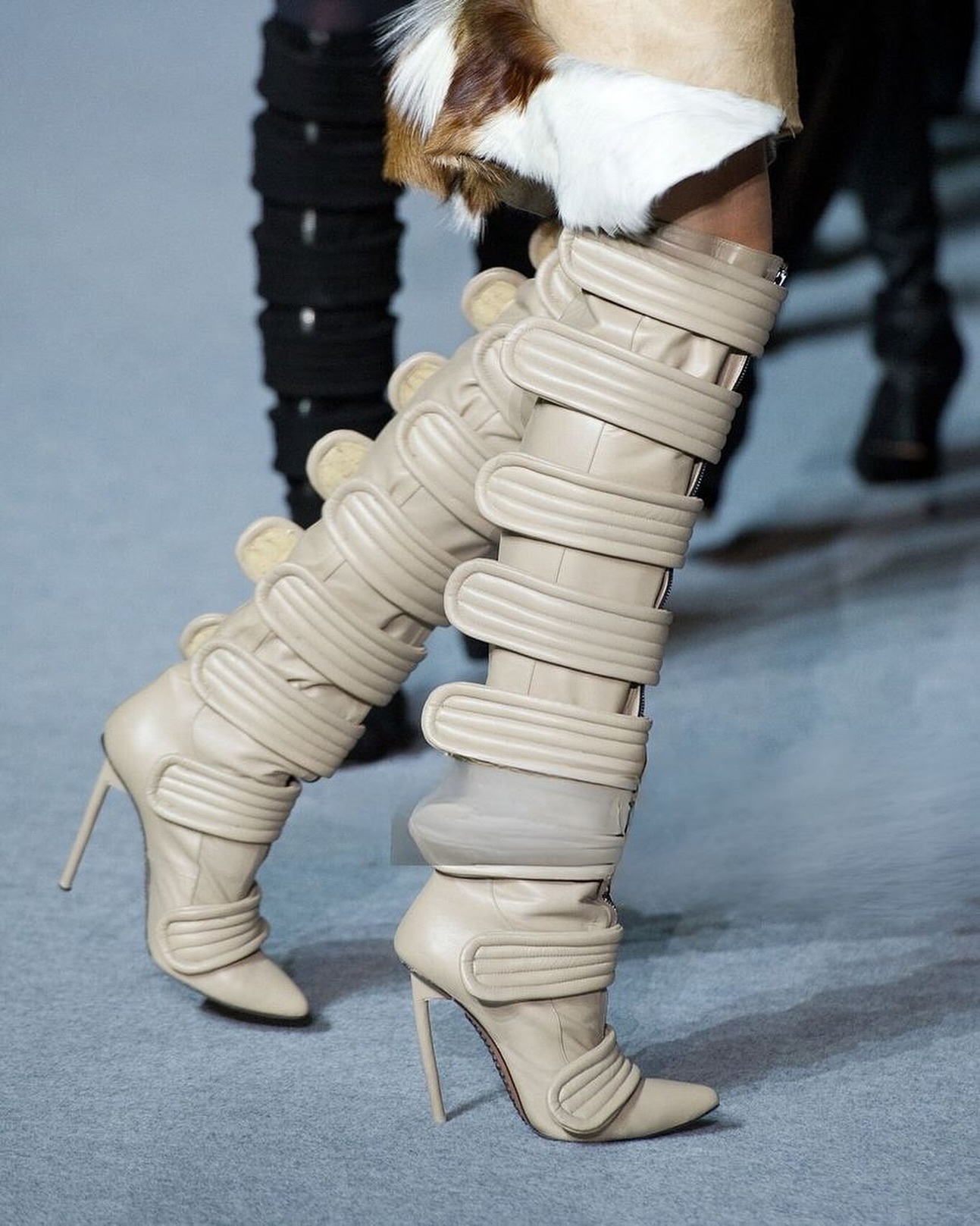 Bottes à talons hauts pointues - Street Fashion Rome 2026 avis et prix