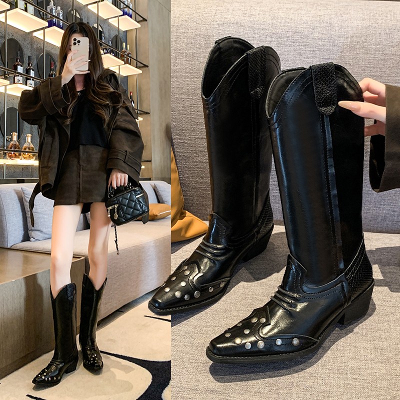 Bottes hautes en cuir souple r - Street Fashion Rome 2026 avis et prix