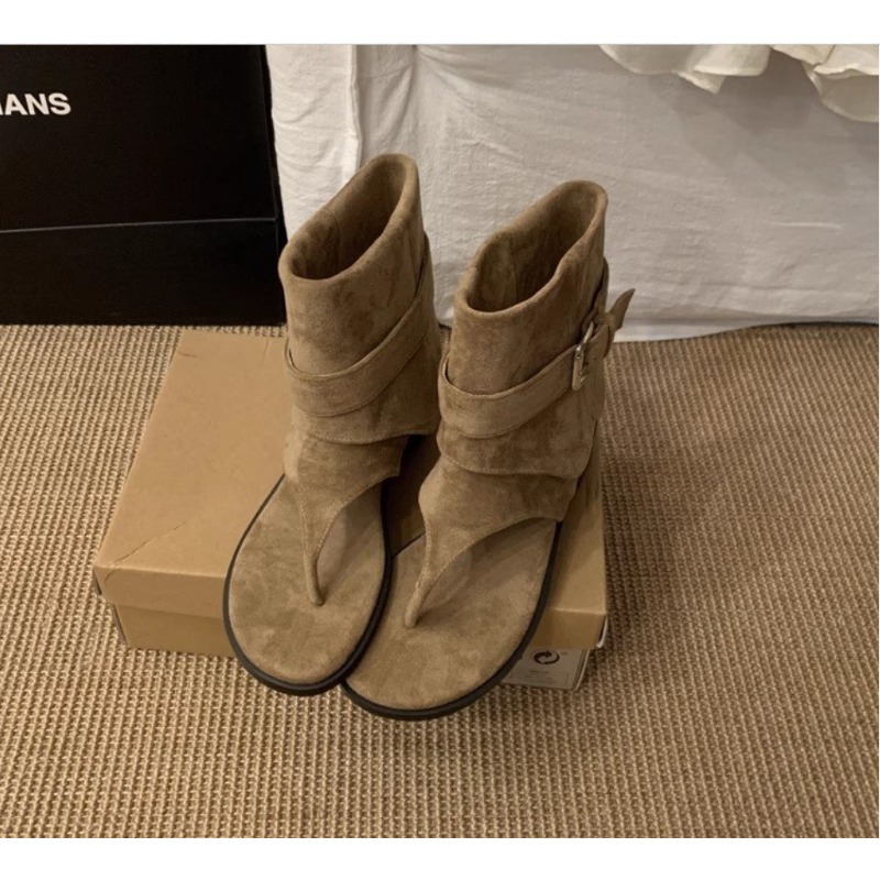 Tendance mode estivale : Botte - Street Fashion Rome 2026 avis et prix