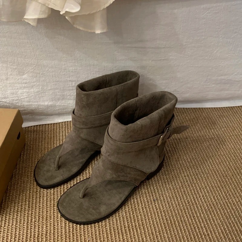 Tendance mode estivale : Botte - Street Fashion Rome 2026 avis et prix