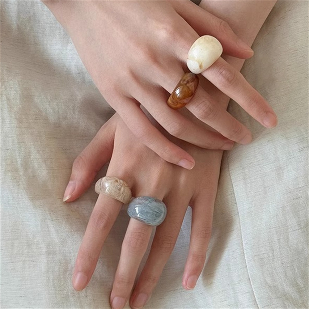 Bague Unique en acrylique pour - Street Fashion Blog avis et prix