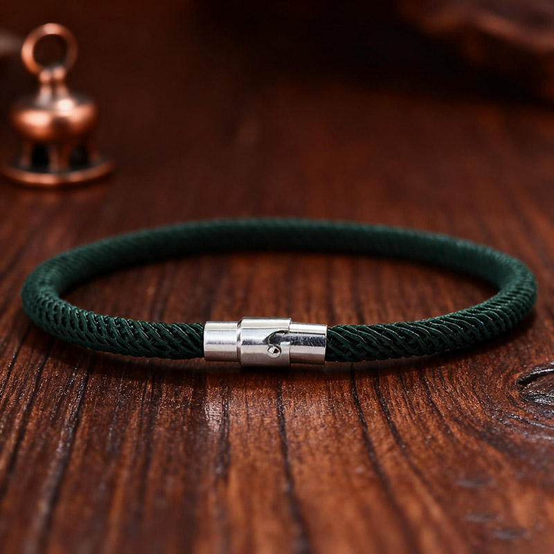 Bracelet à cordes tissé de qua - Street Fashion In Milan avis et prix